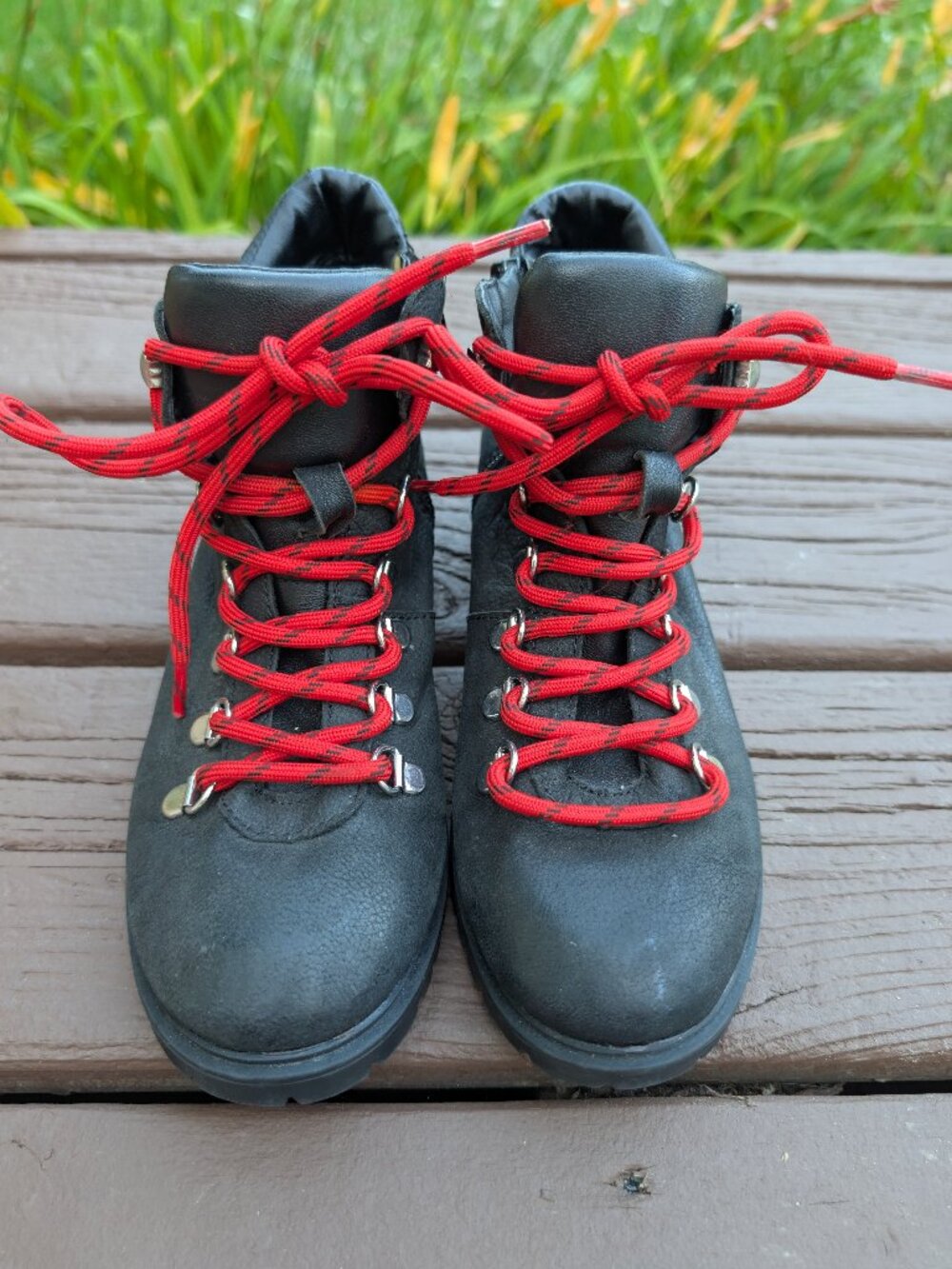 Steve Madden Lora Black Leather Hiking Boots Women's 6.5M Red Laces Side Zipper